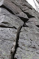 nice looking crack on the west end of the formation