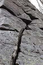 nice looking crack on the west end of the formation