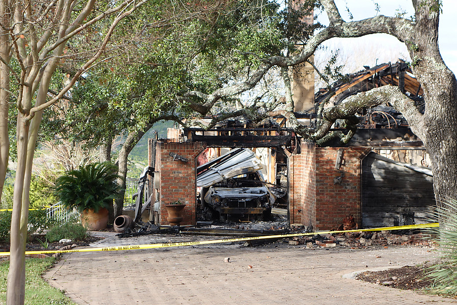 fire on unoccupied structured caused by lightning
