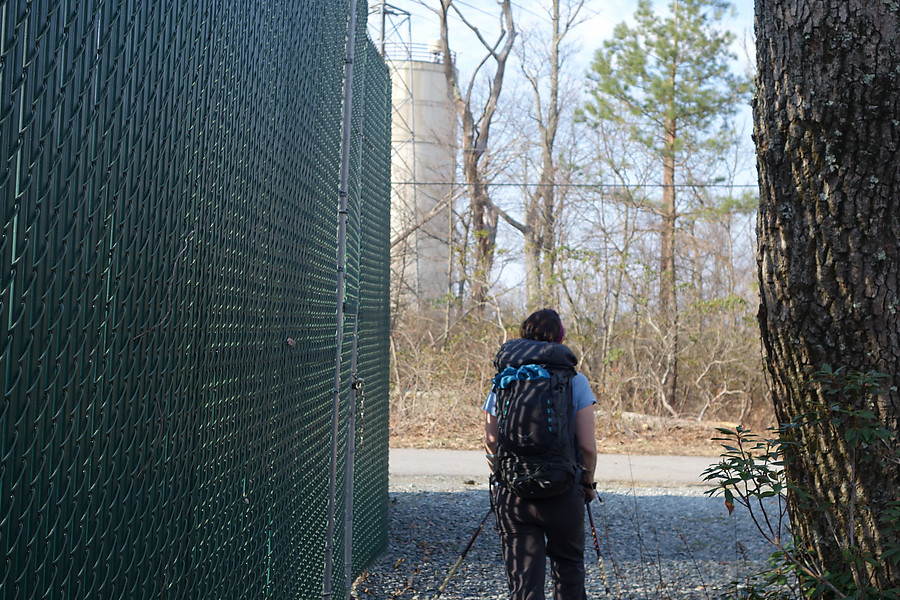 exiting the access trail that goes to the overlook and AT