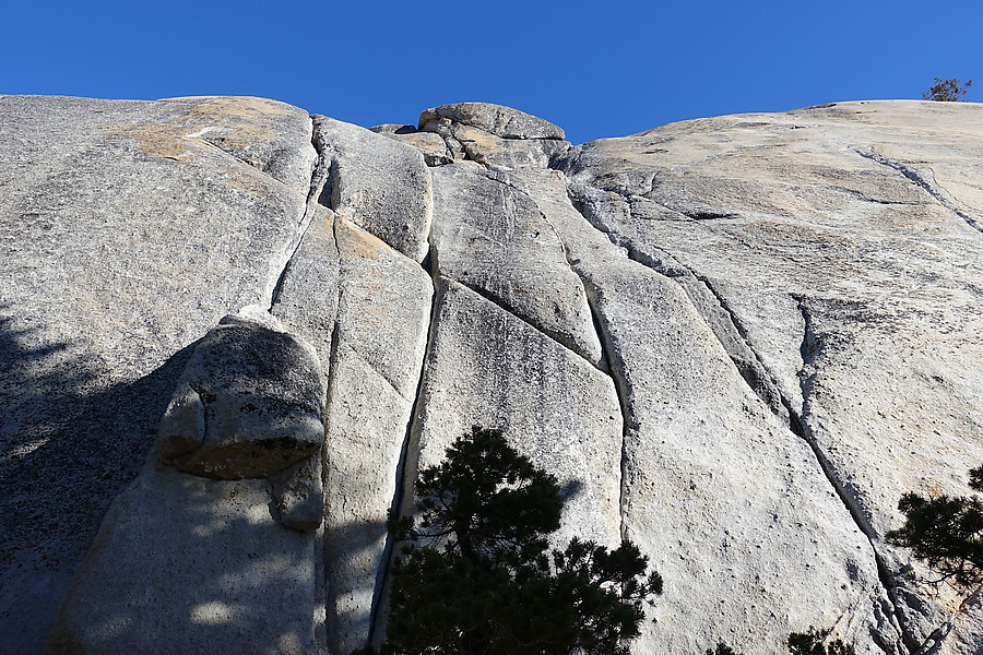 South Flake DAFF Dome, Guide Cracks