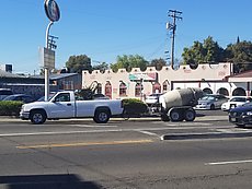 trailer mounted cement mixer running just like the big ones