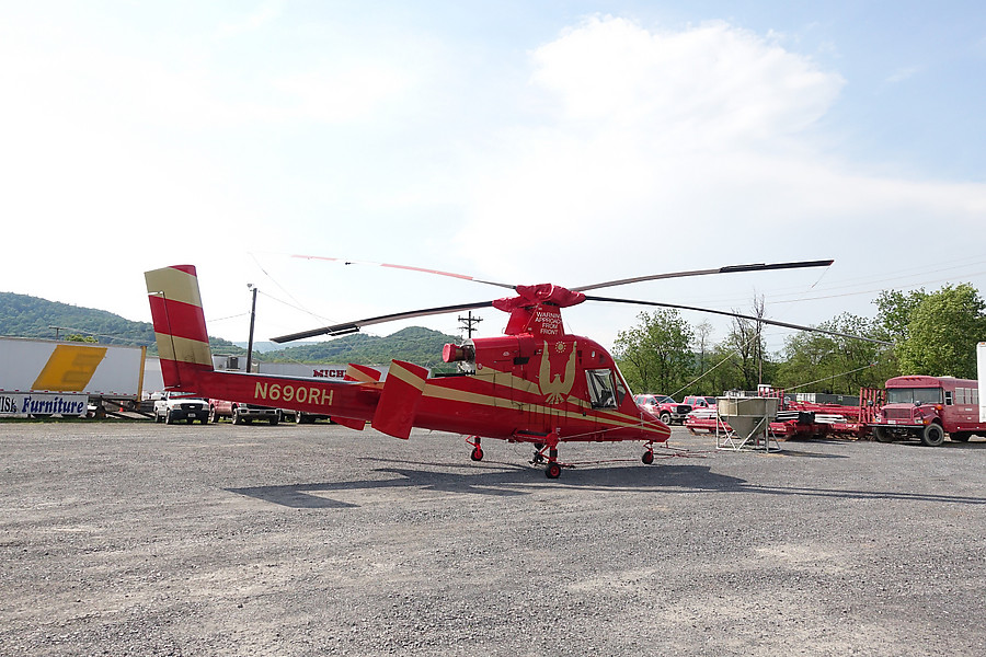 N690RH at Michels lot