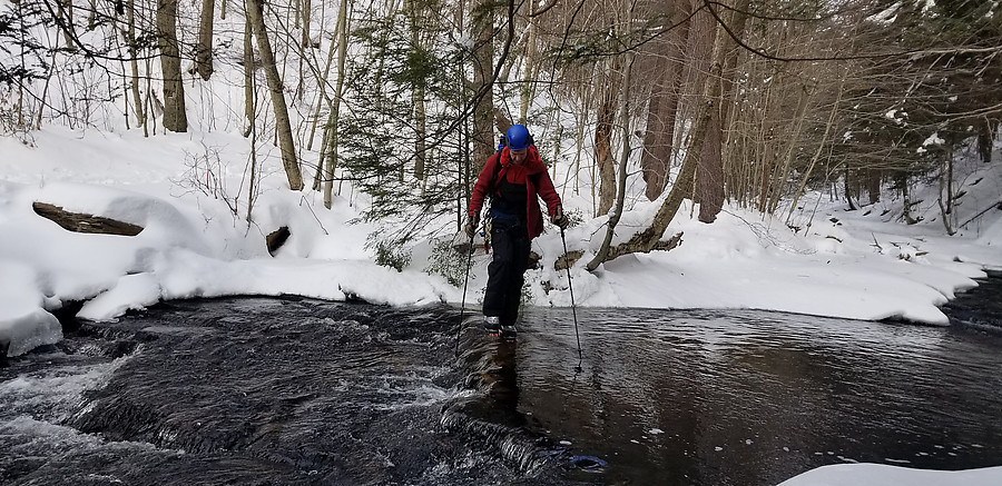 crossing above Ganoga Falls