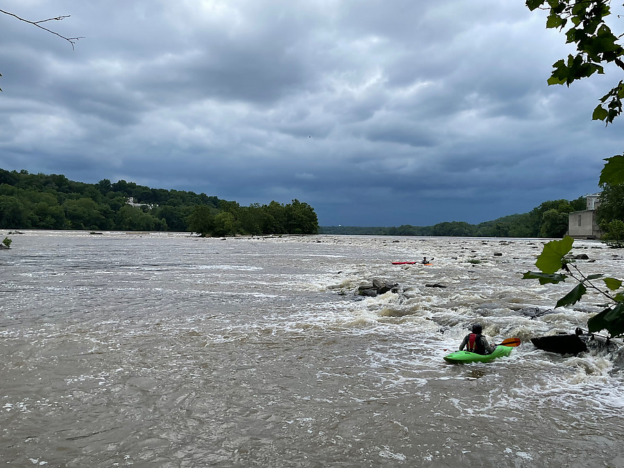 pinning a boat below rubble dam