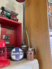 my newly purchased Goldenrod oil can with a a much older variant