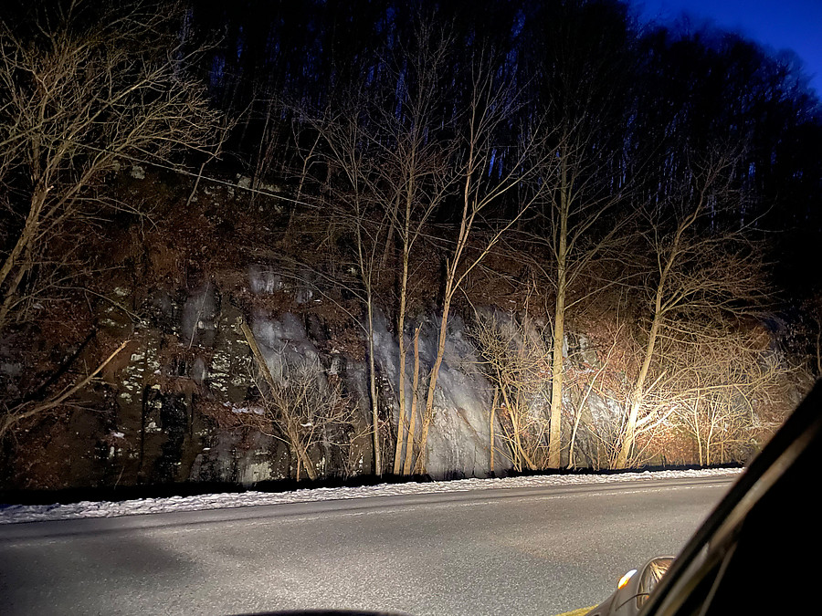 Holtwood roadside ice, south side of river