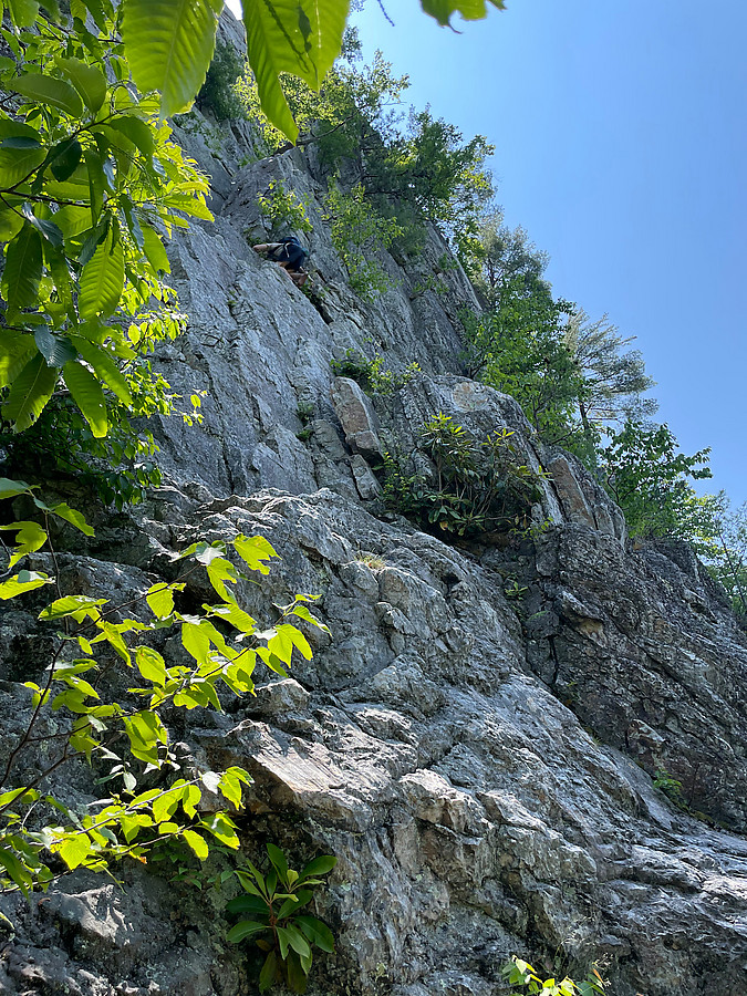 barefoot dude soloing up Old Man's